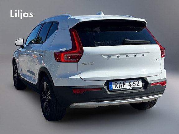 Volvo XC40 3 of 4