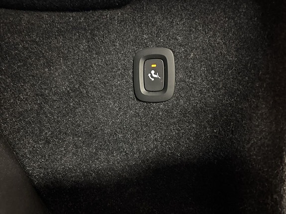 Volvo XC40 10 of 14