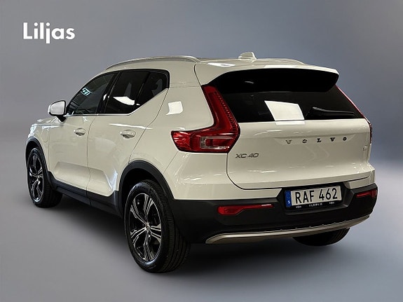 Volvo XC40 4 of 14