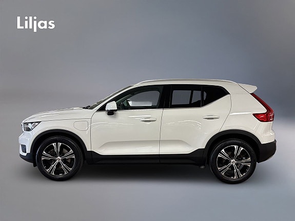Volvo XC40 3 of 14