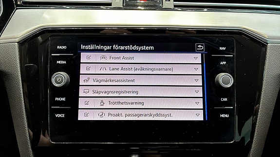 Volkswagen Passat Alltrack 18 of 20