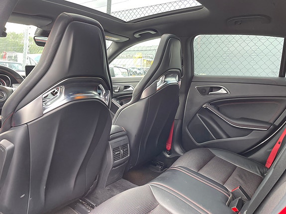 Mercedes-Benz CLA45 4 of 5