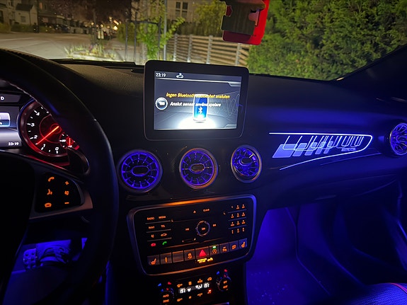 Mercedes-Benz CLA45 9 of 21