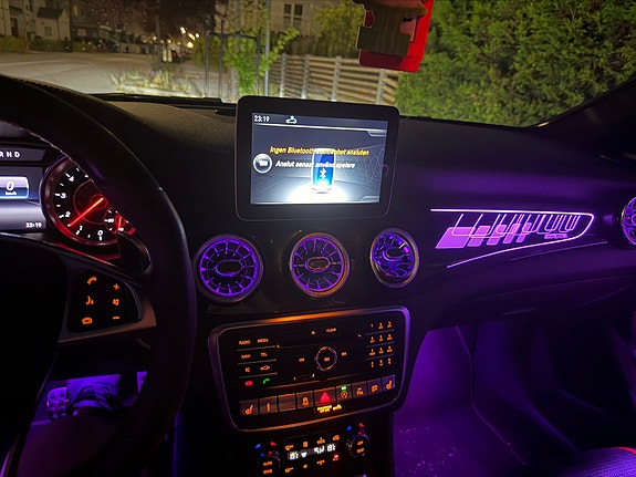 Mercedes-Benz CLA45 8 of 21