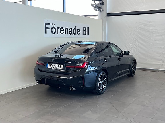 BMW 330e 13 of 15