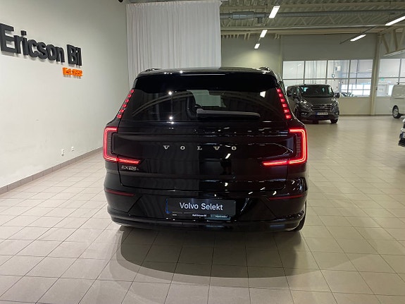 Volvo EX90 6 of 15