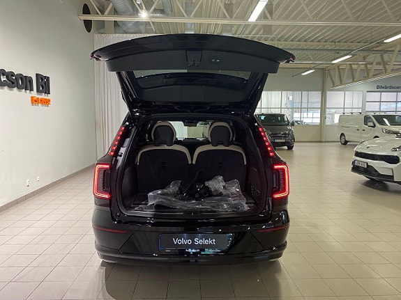 Volvo EX90 7 of 15