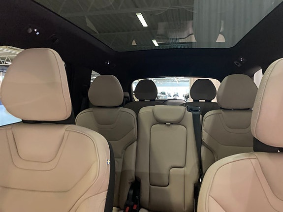 Volvo EX90 11 of 15