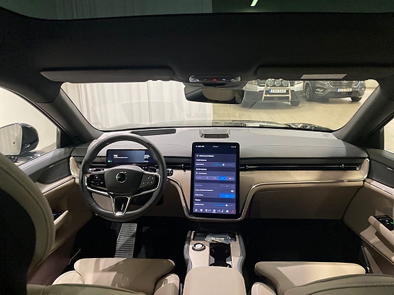 Volvo EX90 4 of 5
