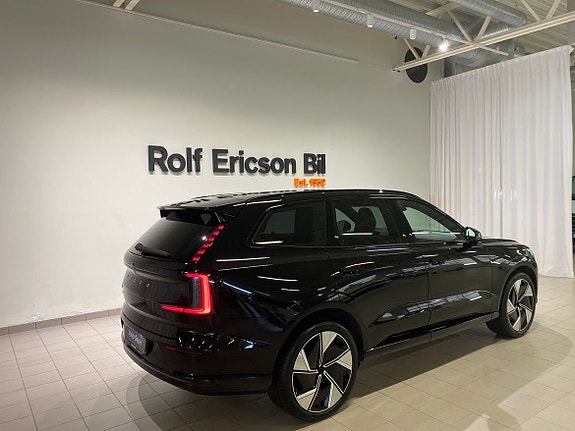 Volvo EX90 3 of 5