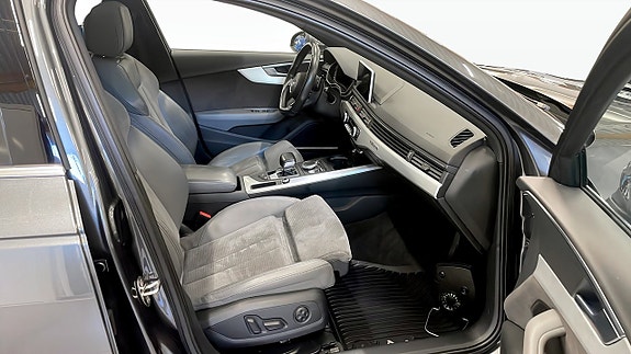 Audi A4 3 of 13