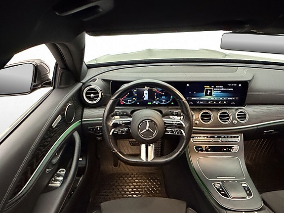 Mercedes-Benz E300 14 of 30