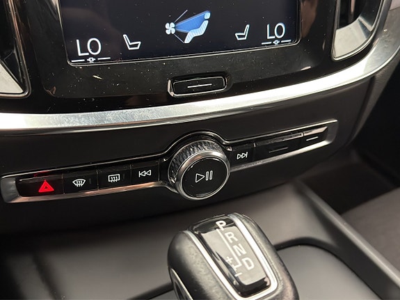 Volvo V60 Cross Country 24 of 30