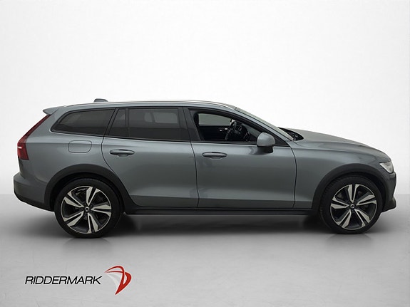 Volvo V60 Cross Country 9 of 30