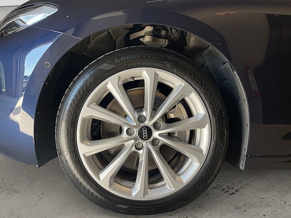 Audi A5 4 of 5