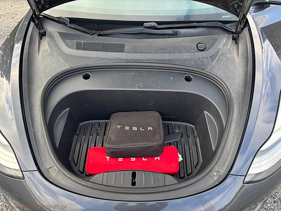 Tesla Model 3 10 of 28