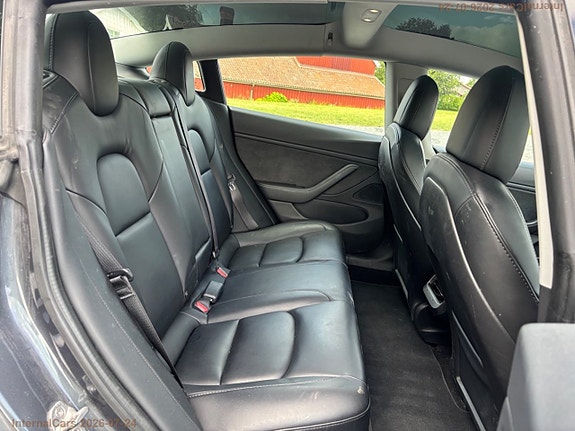 Tesla Model 3 21 of 28