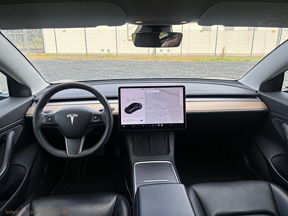 Tesla Model 3 16 of 28