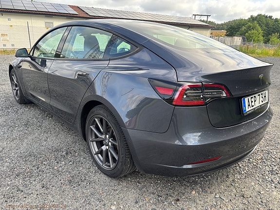 Tesla Model 3 7 of 28