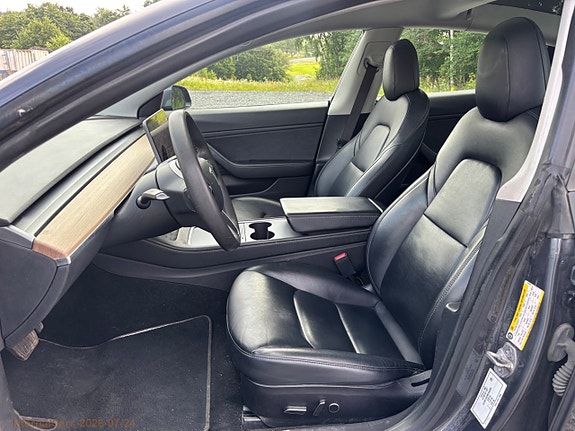 Tesla Model 3 18 of 28