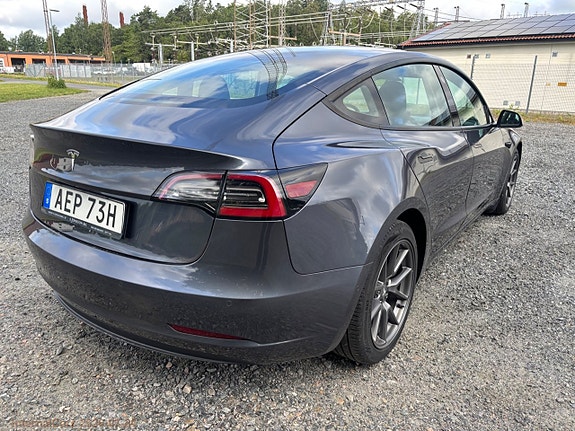 Tesla Model 3 5 of 5