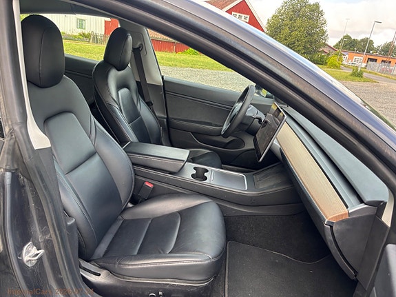 Tesla Model 3 19 of 28