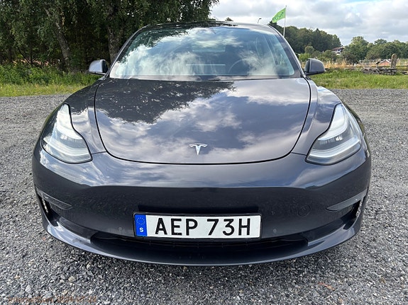 Tesla Model 3 2 of 5