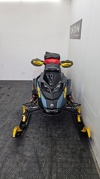 Ski-Doo MXZ X-RS Comp. 850 E-tec Turbo R 4 of 6