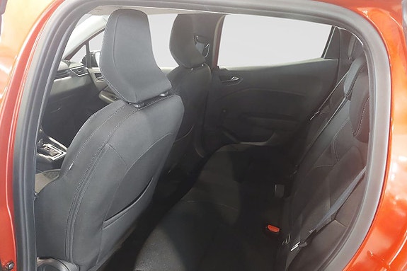 Renault Clio 8 of 10