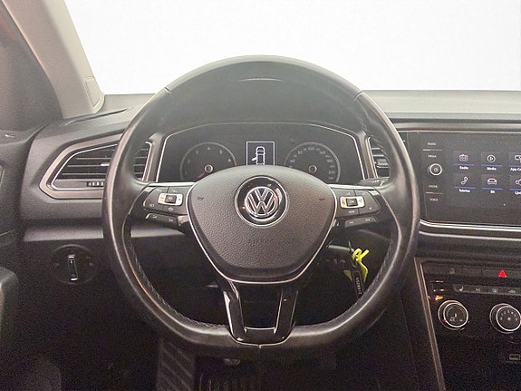 Volkswagen T-Roc 14 of 30