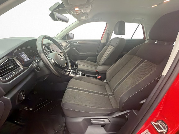 Volkswagen T-Roc 12 of 30