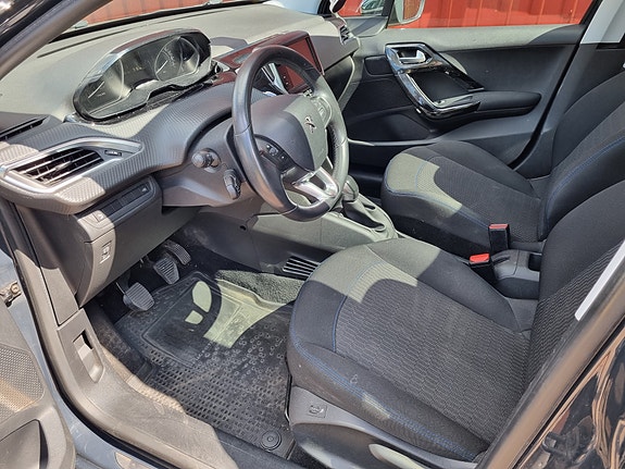 Peugeot 208 5 of 5