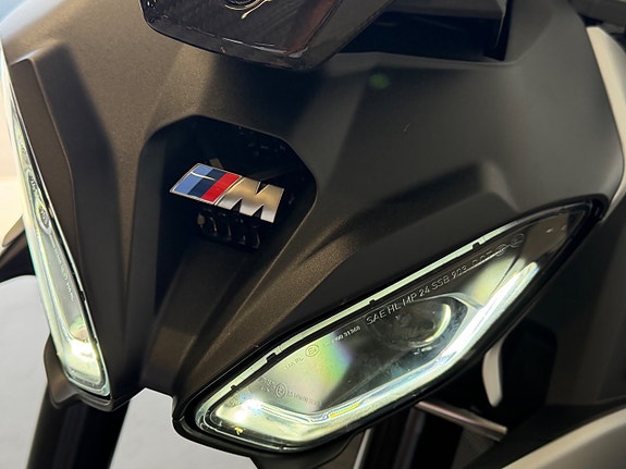 BMW M1000R Competition M1000R Competition • Kolfiber Fälgar • 5 of 10