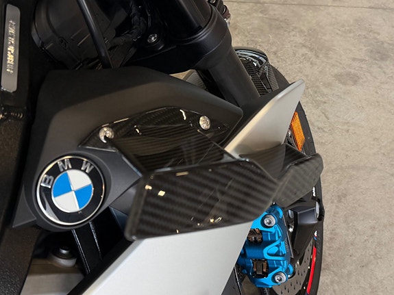 BMW M1000R Competition M1000R Competition • Kolfiber Fälgar • 6 of 10