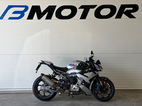 BMW M1000R Competition M1000R Competition • Kolfiber Fälgar • 2 of 10