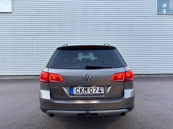 Volkswagen Passat Alltrack 4 of 19