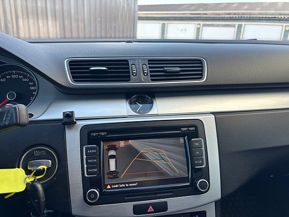 Volkswagen Passat Alltrack 15 of 19
