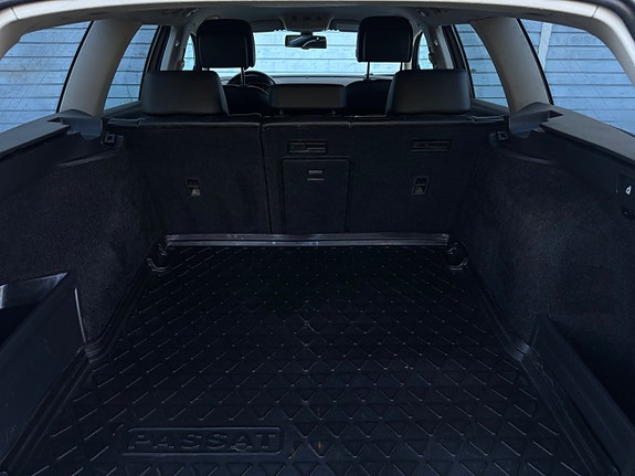 Volkswagen Passat Alltrack 12 of 19