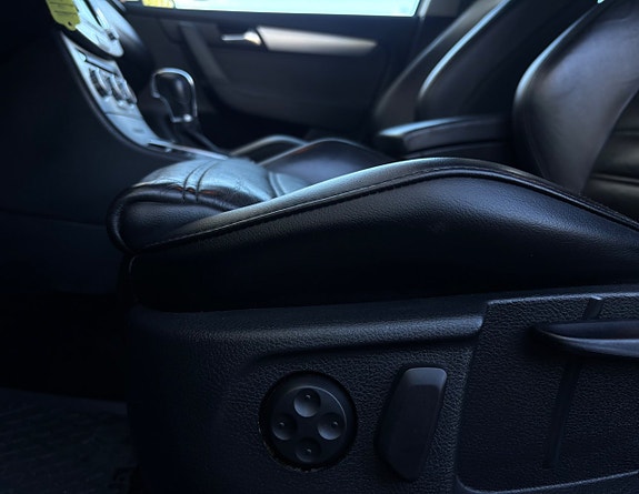 Volkswagen Passat Alltrack 17 of 19