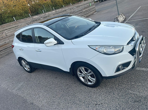 Hyundai ix35 2 of 5