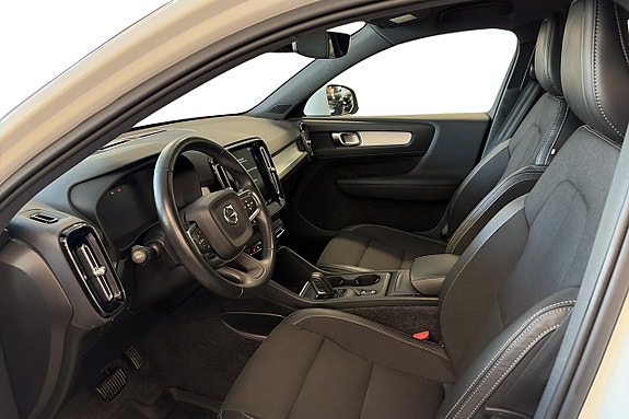 Volvo XC40 9 of 17