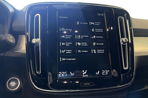Volvo XC40 17 of 17