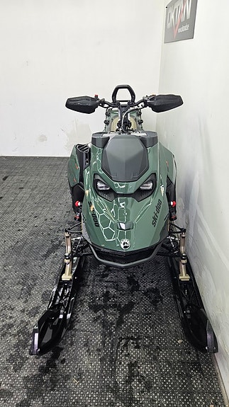 Ski-Doo Summit Expert 850 Etec Turbo R 2 of 6
