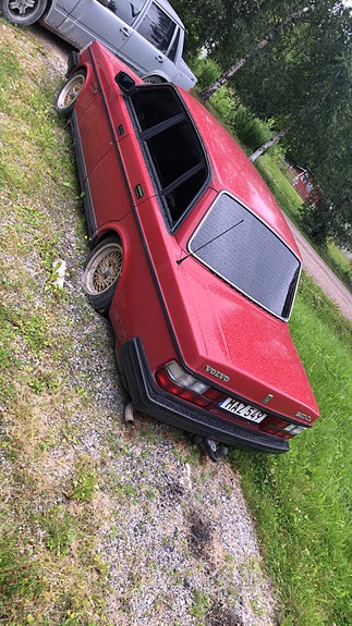 Volvo 240 3 of 5