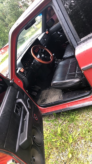 Volvo 240 4 of 5