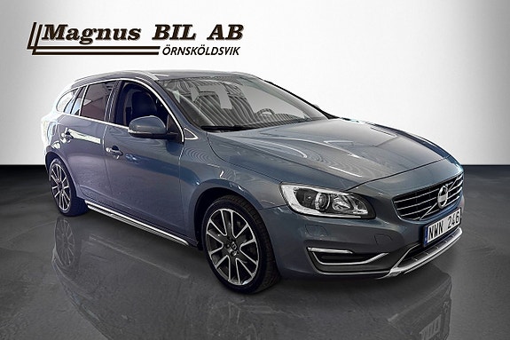 Volvo V60 2 of 5