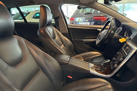 Volvo V60 10 of 15