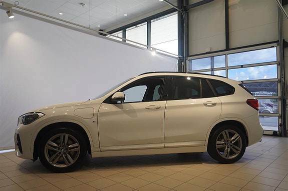 BMW X1 3 of 5