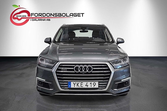 Audi Q7 2 of 5