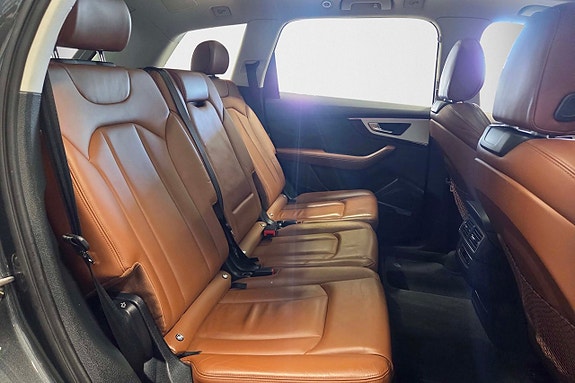Audi Q7 12 of 27